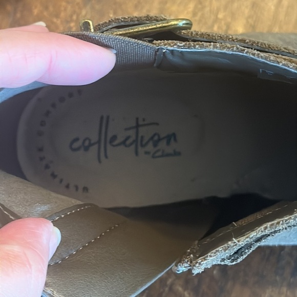 Clarks | Women's Camzin Hale Ankle Boot, Brown/Tan Suede - Picture 5 of 7